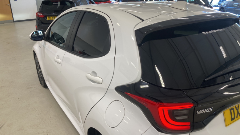 Toyota Yaris 1.5 Hybrid Design 5dr CVT Hybrid Hatchback